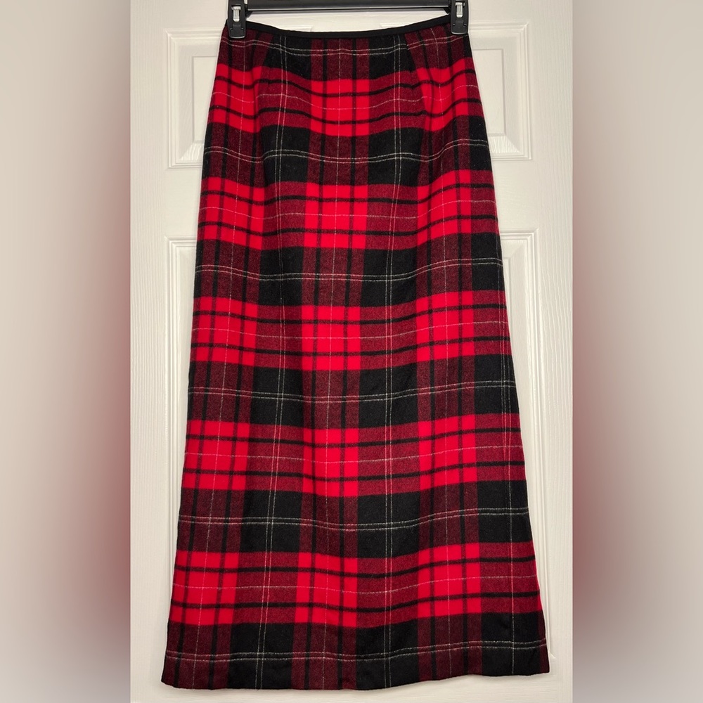Talbots, size 6 buffalo plaid skirt